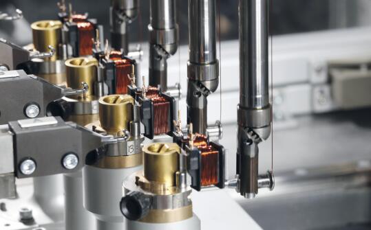 “狂人”俞浩百万亿赌局：5年冲顶世界首富(图1)